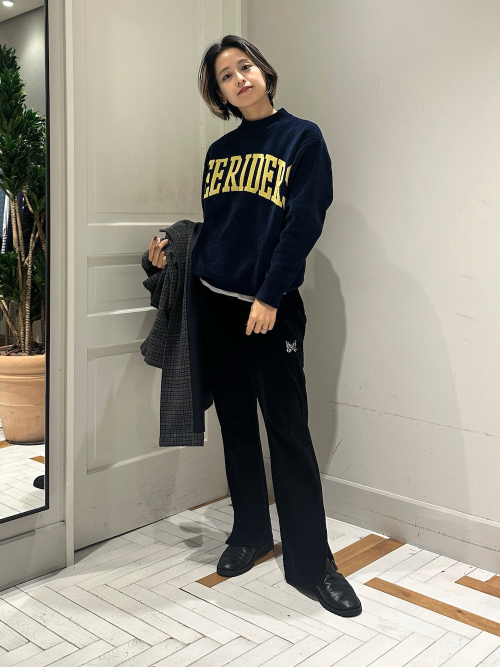 「BEAMS BOYのガンクラブ チェックコート（その他アウター、グレー系）」を使った、Heg.さん（レディース・159cm）の冬コーディネートの1枚目の写真