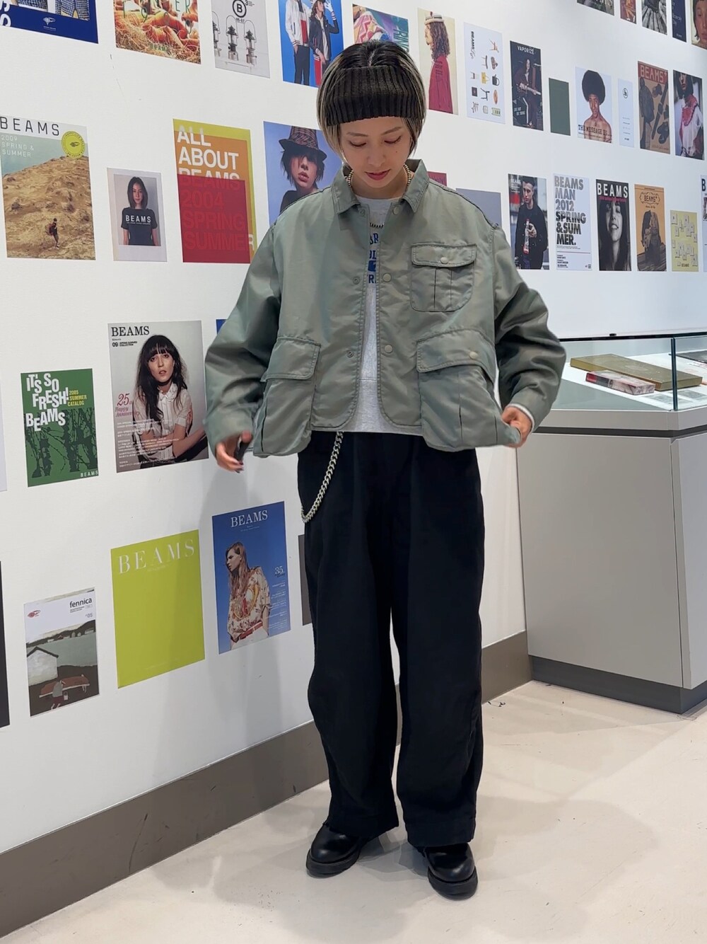 「スウェット、ジャケット、レイヤードスタイル、カーキ、秋っぽコーデ更新中」｜「BEAMS BOYのシャンブレー ギャバ ショート フィッシング ジャケット（その他アウター、グリーン系）」を使った、Heg.さん（レディース・159cm）の秋コーディネートの1枚目の写真