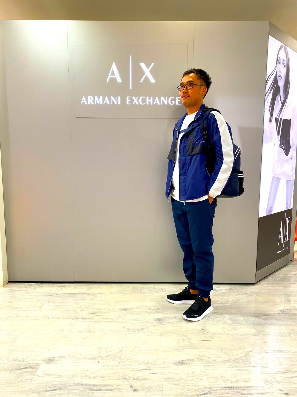 「アルマーニエクスチェンジ、AXchanger、AXchange、山コーデ、オトナカジュアル、40代ファッション、大人コーデ、目指せイケオジ、休日スタイル」｜「ARMANI EXCHANGEの【A|X アルマーニ エクスチェンジ】カラーブロックデザイン　ジップアップ　フーディナイロンジャケット（リサイクルナイロン）（ブルゾン、ブルー系）」を使った、TAKANOさん（メンズ・175cm）の夏コーディネートの1枚目の写真