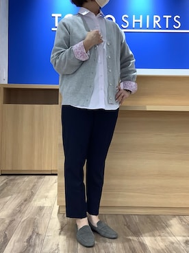 「TOKYO SHIRTS（トウキョウシャツ）の形態安定ノーアイロン レギュラー 長袖ビジネスワイシャツ（ビジネスシャツ、ピンク系）」を使った、BRICK HOUSE シャツ工房 さっぽろ地下街ポールタウン店さん（レディース・155cm）の春コーディネート