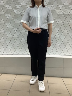 「TOKYO SHIRTS（トウキョウシャツ）の【吸水速乾】【COFREX】スタンド衿 ピンタック ブラウス 五分袖 レディースデザインシャツ（シャツ/ブラウス、グレー系）」を使った、BRICK HOUSE シャツ工房 さっぽろ地下街ポールタウン店さん（レディース・155cm）の夏コーディネート