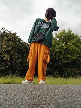 「アイテム（カーゴパンツ、イエロー系）」を使った、itinaさん（メンズ・175cm）の秋コーディネート