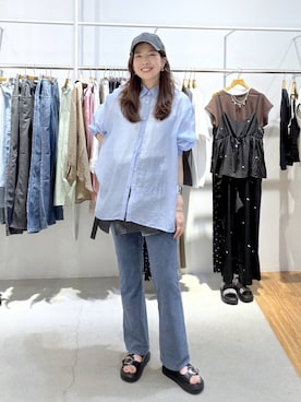 「LEPSIM（レプシィム）のシアーシャツ長袖チュニック　147435（シャツ/ブラウス、ブルー系）」を使った、haru_lepsimさん（レディース・173cm）の夏コーディネート