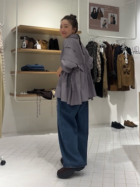 「KBF（ケイビーエフ）のマイクロベロアホルターキャミソール（キャミソール、ブラウン系）」を使った、MIKOさん（レディース・155cm）の秋コーディネート