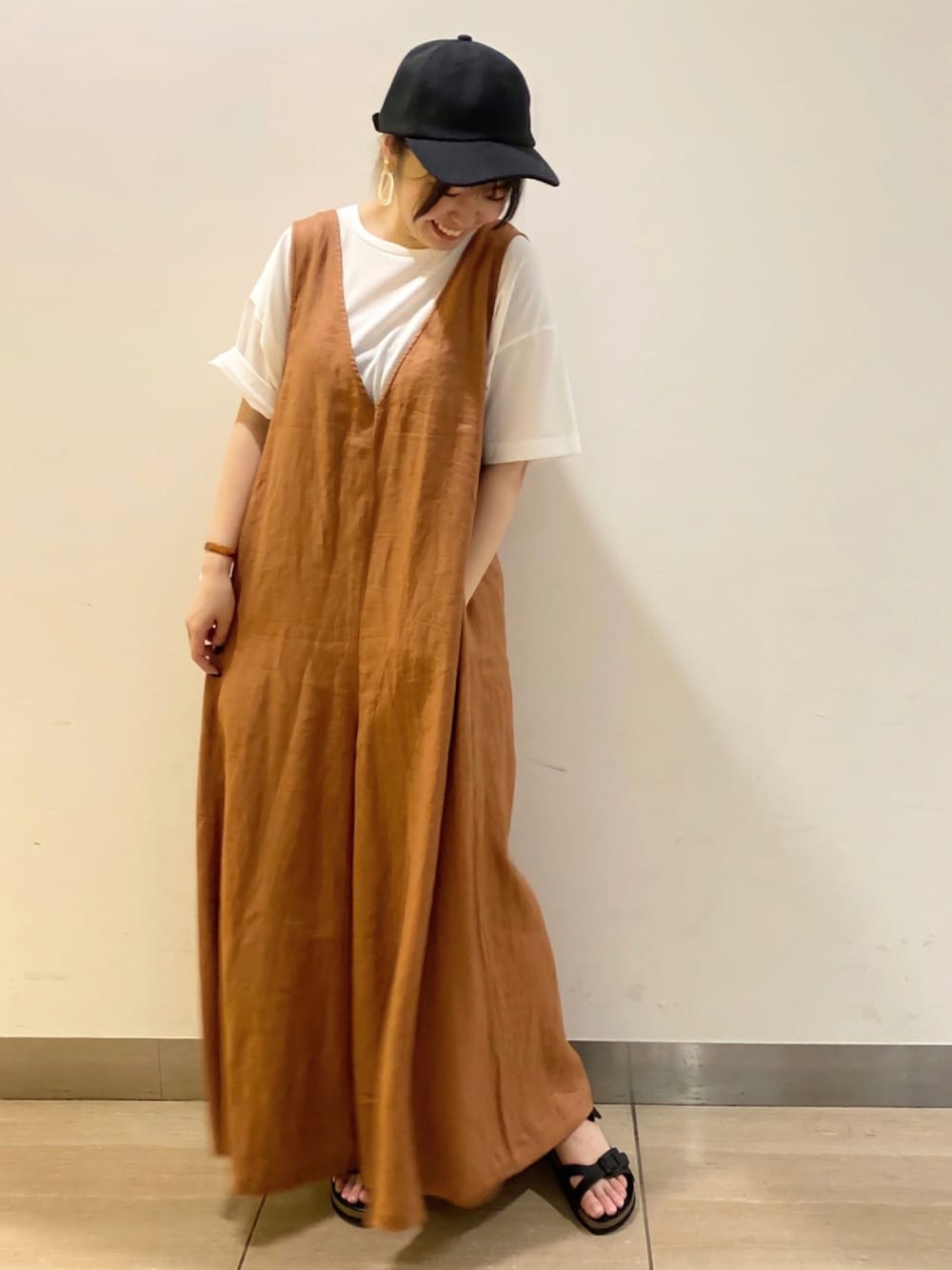 「キャップ、Tシャツ、オーバーオール、大人カジュアル、コンビネゾン、abahouse、ママコーデ、低身長コーデ、collex」｜「collexのリネン風キャップ（キャップ、ブラック系）」を使った、hazukiさん（レディース・154cm）の夏コーディネートの1枚目の写真