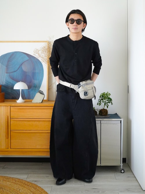 「C.P. COMPANY(シーピーカンパニー)のC.P. Company / シーピーカンパニー NYLON B LENS WAISTBAG(クラッチバッグ)」を使った、idakaさん(メンズ・172cm)の秋コーディネート