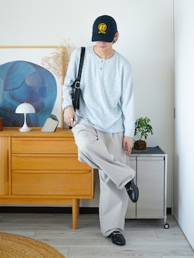 「WYM LIDNM（ウィム バイ リドム）のEMBOSSED SOFT GLOW SHOULDER BAG（ショルダーバッグ、ブラック系）」を使った、idakaさん（メンズ・172cm）の夏コーディネート