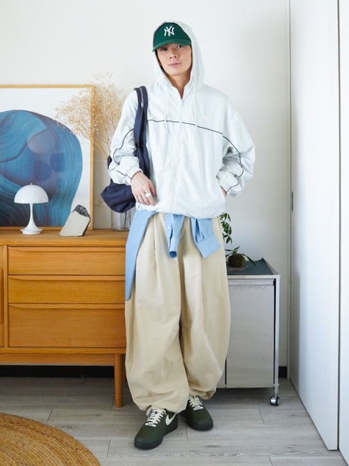 「NIKE(ナイキ)のナイキ クラブ メンズ フーデッド ジャケット / Nike Club Men's Hooded Jacket HJ2013-025 Photon Dust(ナイロンジャケット)」を使った、idakaさん(メンズ・172cm)の秋コーディネート