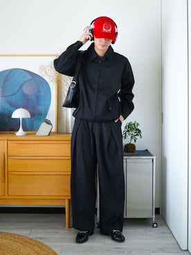 「WYM LIDNM（ウィム バイ リドム）のEMBOSSED SOFT GLOW SHOULDER BAG（ショルダーバッグ、ブラック系）」を使った、idakaさん（メンズ・172cm）の秋コーディネート