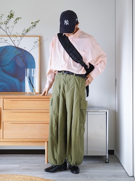 「SHINYAKOZUKA（シンヤコヅカ）のアイテム（カーゴパンツ）」を使った、idakaさん（メンズ・171cm）の秋コーディネート