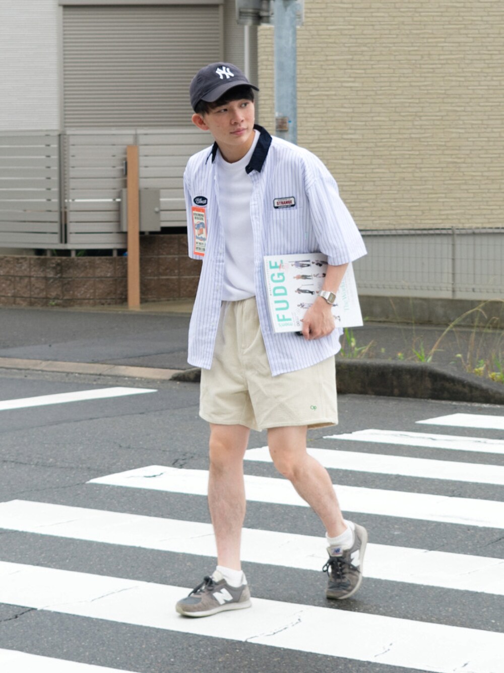 ホワイト系のシャツ/ブラウス、ホワイト系のTシャツ/カットソー、ホワイト系のその他パンツを着用したメンズの夏コーディネートの1枚目の写真