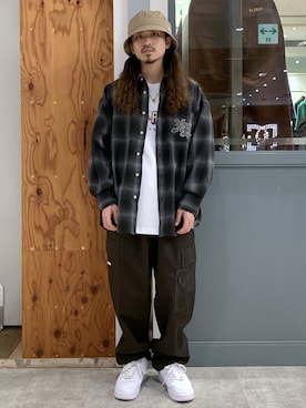 「XLARGE（エクストララージ）のアイテム（ハット）」を使った、岡崎　航さん（メンズ・162cm）の秋コーディネート