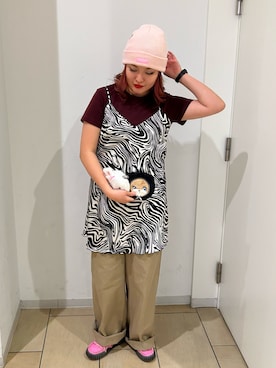 「アイテム（ニットキャップ/ビーニー、ピンク系）」を使った、IRIEさん（レディース・160cm）の春コーディネート