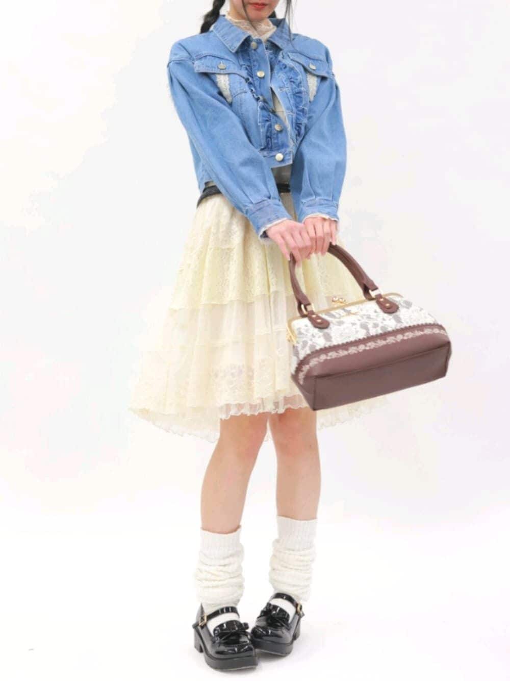 「春めき満開コーデ、axes femme、春服コーデ、お洒落さんとつながりたい、高身長女子、森ガール、チュニック、ミニワンピ、デニムジャケット、デニム、ルーズソックス、ローファー、おしゃれさんと繋がりたい、ボストンバッグ、春コーデ」｜「axes femmeのプチローズレーストップス（Tシャツ/カットソー、ホワイト系）」を使った、Hanaさん（骨格ナチュラル・レディース・168cm）の春コーディネートの1枚目の写真