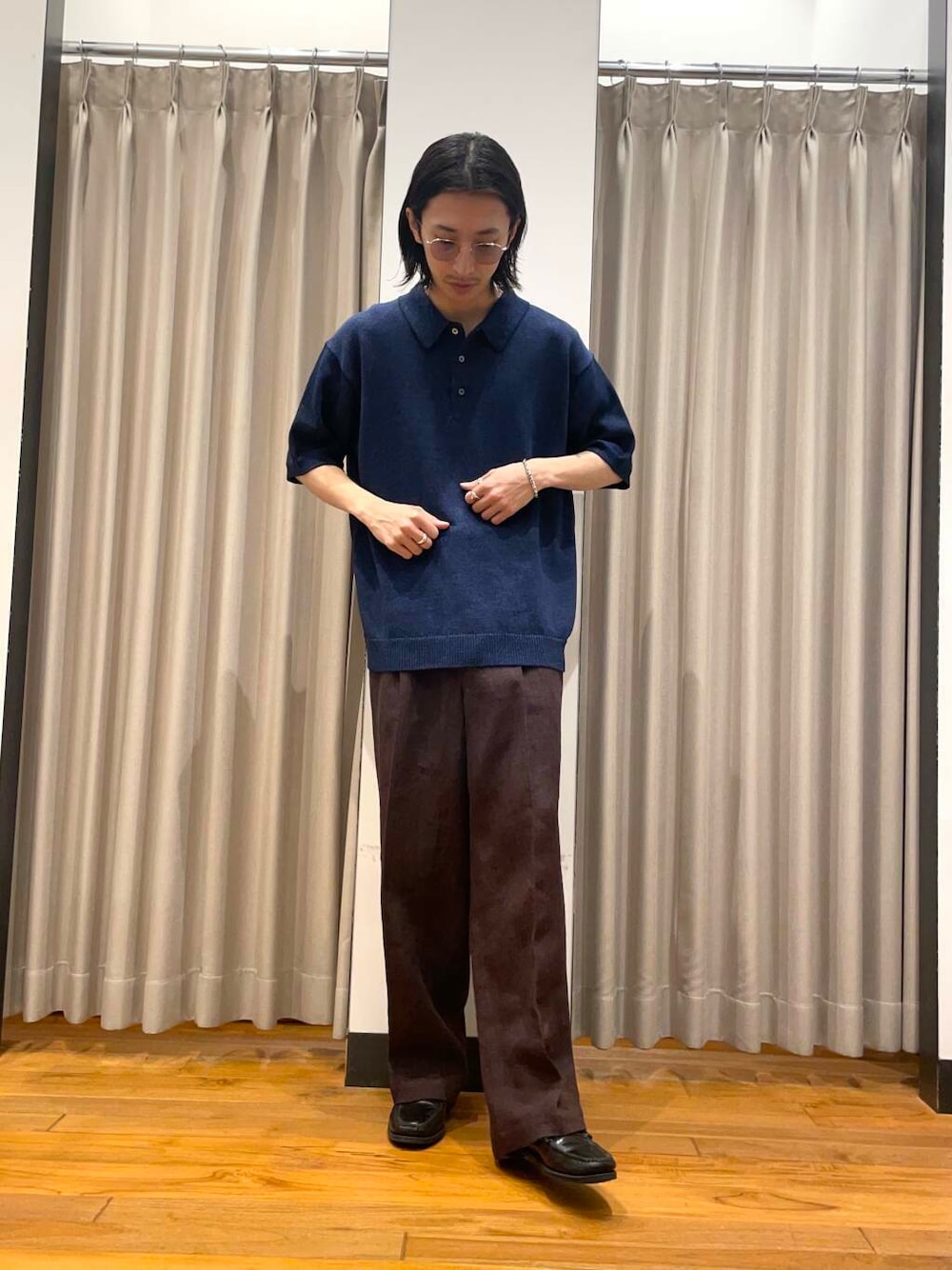 「アーバンリサーチ、URBANRESEARCH、リネン、newarrival」｜「MASTER&CoのMASTER&Co.　GOAT LEATHER TOTE BAG（トートバッグ、ブラウン系）」を使った、RYOさん（メンズ・175cm）の春コーディネートの1枚目の写真