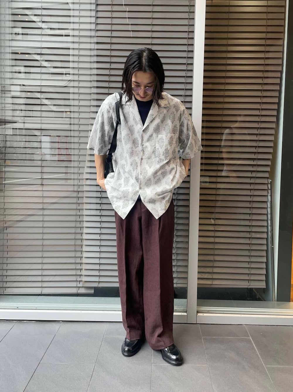 「アーバンリサーチ、URBANRESEARCH、リネン、newbasic、初夏パンツ」｜「URBAN RESEARCHのnew basic　リネンタックスラックス（その他パンツ、ブラウン系）」を使った、RYOさん（メンズ・175cm）の夏コーディネートの1枚目の写真