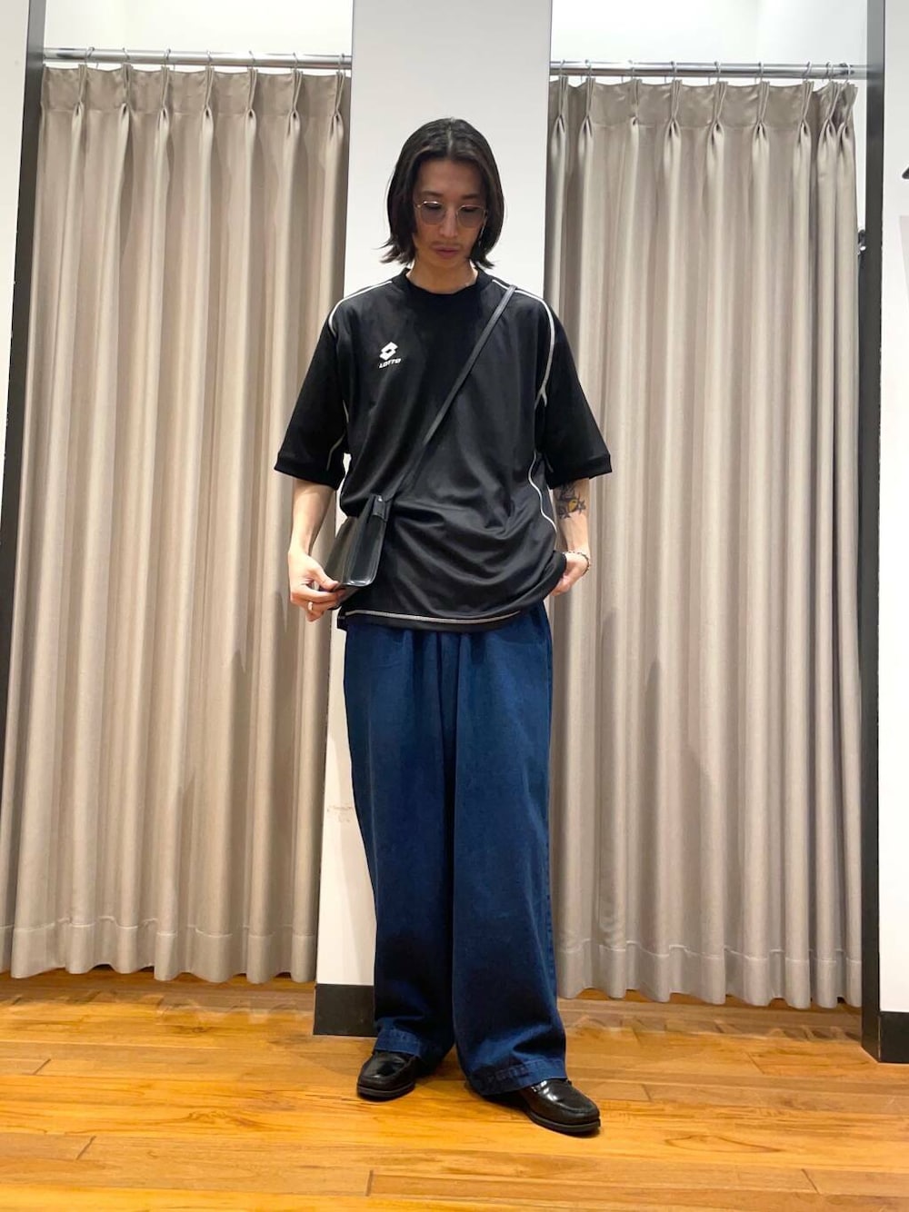 「アーバンリサーチ、URBANRESEARCH、newarrival、初夏のお出かけコーデ、lotto」｜「PIENIのPIENI　SHOULDER S（ショルダーバッグ、ブラック系）」を使った、RYOさん（メンズ・175cm）の春コーディネートの1枚目の写真