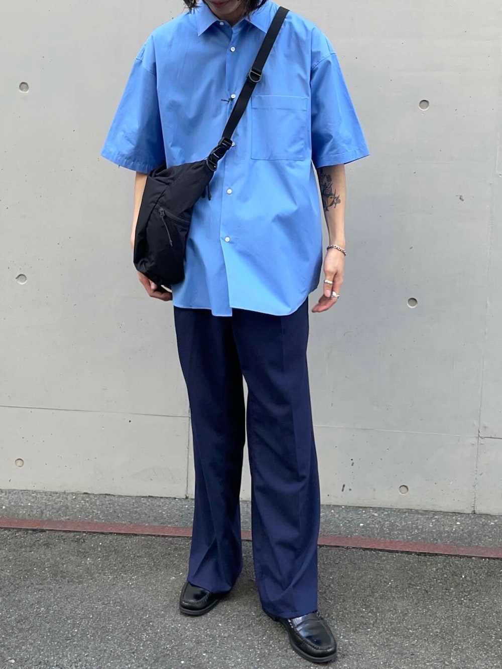 「アーバンリサーチ、URBANRESEARCH、newarrival、newbasic」｜「Wranglerの『別注』Wrangler×URBAN RESEARCH　WRANCHER WIDE（その他パンツ、ブルー系）」を使った、RYOさん（メンズ・175cm）の春コーディネートの1枚目の写真