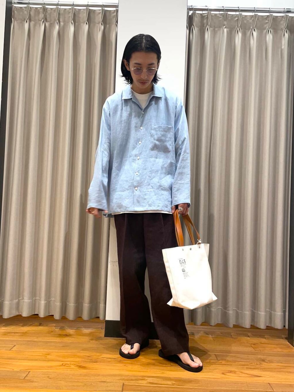 「アーバンリサーチ、URBANRESEARCH、newarrival、newbasic」｜「SALOMONのSALOMON　LOGO RX T-SHIRTS M（Tシャツ/カットソー、ホワイト系）」を使った、RYOさん（メンズ・175cm）の春コーディネートの1枚目の写真