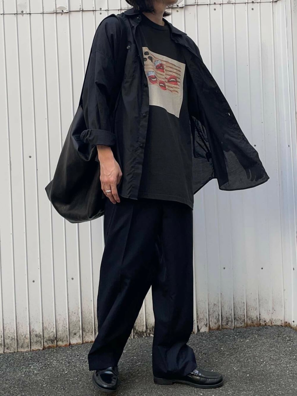 「アーバンリサーチ、URBANRESEARCH、newarrival、farah、markaware」｜「MASTER&CoのMASTER&Co.　GOAT LEATHER TOTE BAG（トートバッグ、ブラック系）」を使った、RYOさん（メンズ・175cm）の春コーディネートの1枚目の写真