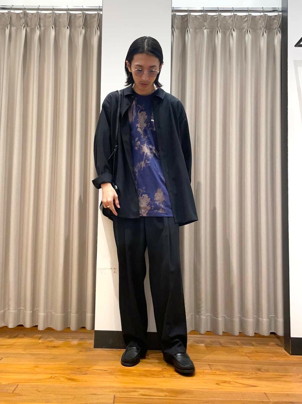 「アーバンリサーチ、URBANRESEARCH、newarrival、休日スタイル、aton」｜「ATONの『別注』ATON×URBAN RESEARCH　OVERSIZED SHIRTS（シャツ/ブラウス、ブルー系）」を使った、RYOさん（メンズ・175cm）の春コーディネートの1枚目の写真