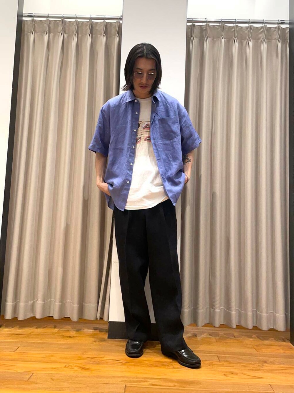 「アーバンリサーチ、URBANRESEARCH、リネン、newarrival」｜「URBAN RESEARCHのnew basic　リネンタックスラックス（その他パンツ、ブルー系）」を使った、RYOさん（メンズ・175cm）の春コーディネートの1枚目の写真