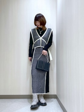 「PAGEBOY（ページボーイ）のラインスリーブシアータートル（Tシャツ/カットソー）」を使った、Yunさん（レディース・160cm）の秋コーディネート