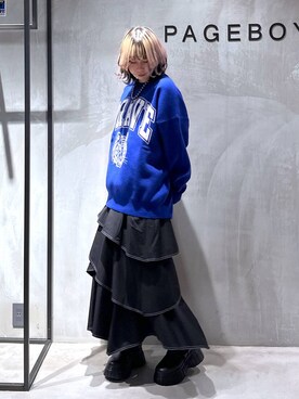 「PAGEBOY（ページボーイ）のステッチティアードフレアスカート（スカート、ブラック系）」を使った、Yunさん（レディース・160cm）の冬コーディネート