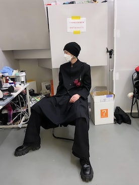 「1LSOMMOのアイテム（ジャケット/アウター、ブラック系）」を使った、淡路由宇吏さん（メンズ）の春コーディネート