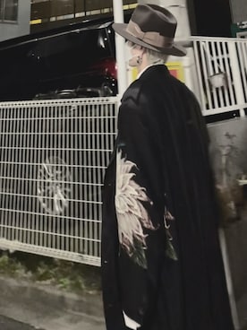 「Yohji Yamamoto POUR HOMME（ヨウジヤマモトプールオム）のアイテム（ジャケット/アウター、ブラック系）」を使った、淡路由宇吏さん（メンズ）の冬コーディネート