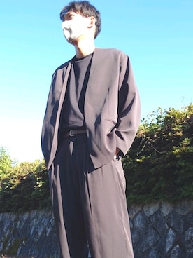 「秋トレンド2021」｜「アイテム（セットアップ）」を使った、焼きうどんさん（メンズ・178cm）の秋コーディネート