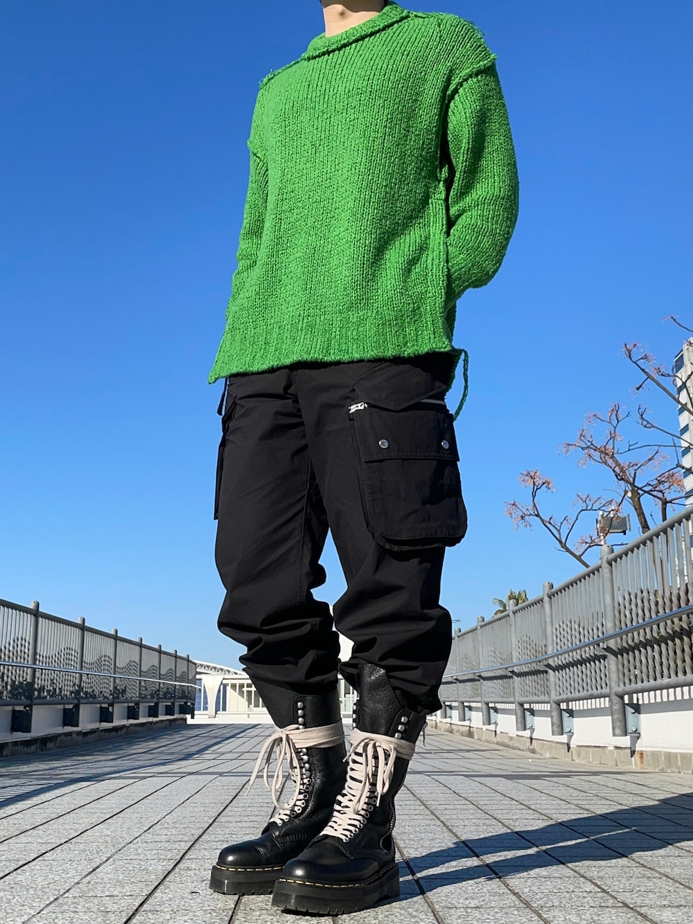 Sacaiのニット/セーター（グリーン系）を使ったメンズ人気ファッション