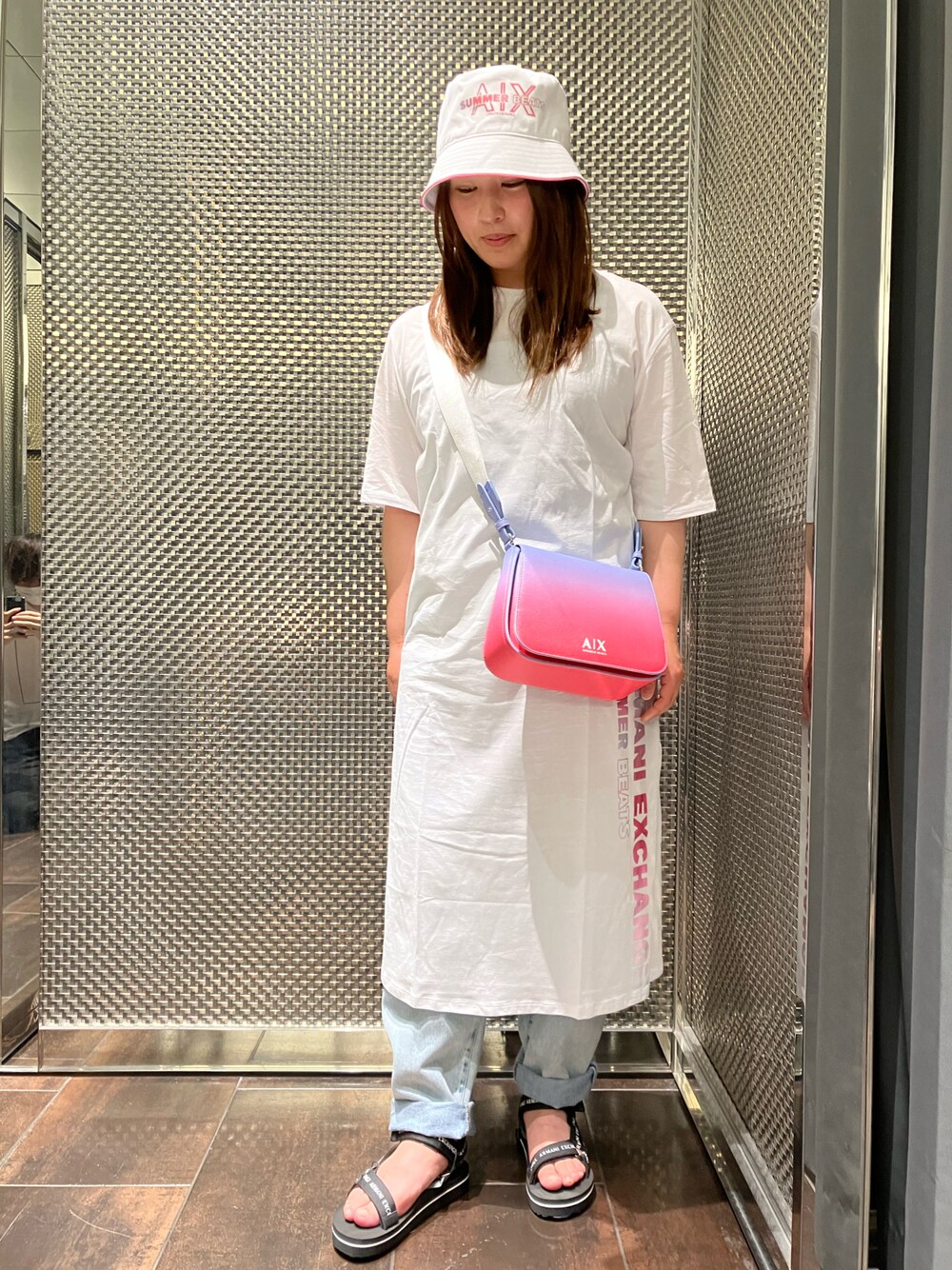 「AXchanger、AXchange、アルマーニエクスチェンジ、楽チンコーデ、ゆるコーデ」｜「ARMANI EXCHANGEの【A|X アルマーニ エクスチェンジ】SUMMER BEATS　バケットハット（ハット、ホワイト系）」を使った、myc.☻*さん（レディース・155cm）の春コーディネートの1枚目の写真