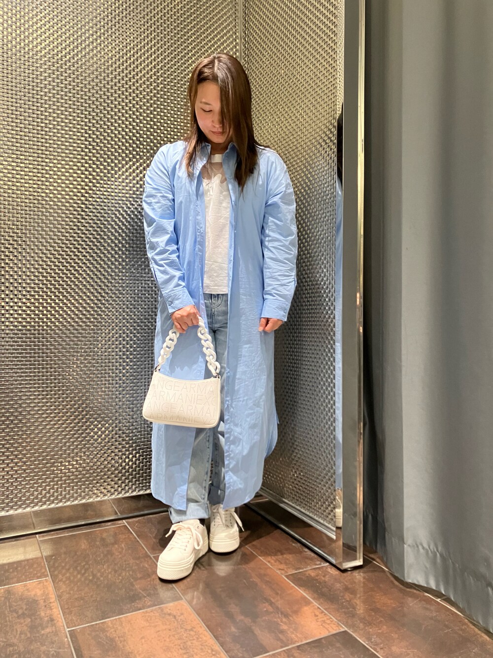 「AXchanger、AXchange、アルマーニエクスチェンジ」｜「ARMANI EXCHANGEの【A|X アルマーニ エクスチェンジ】パンチングロゴチェーンハンドル　ミニショルダーバッグ（ショルダーバッグ、ホワイト系）」を使った、myc.☻*さん（レディース・155cm）の春コーディネートの1枚目の写真