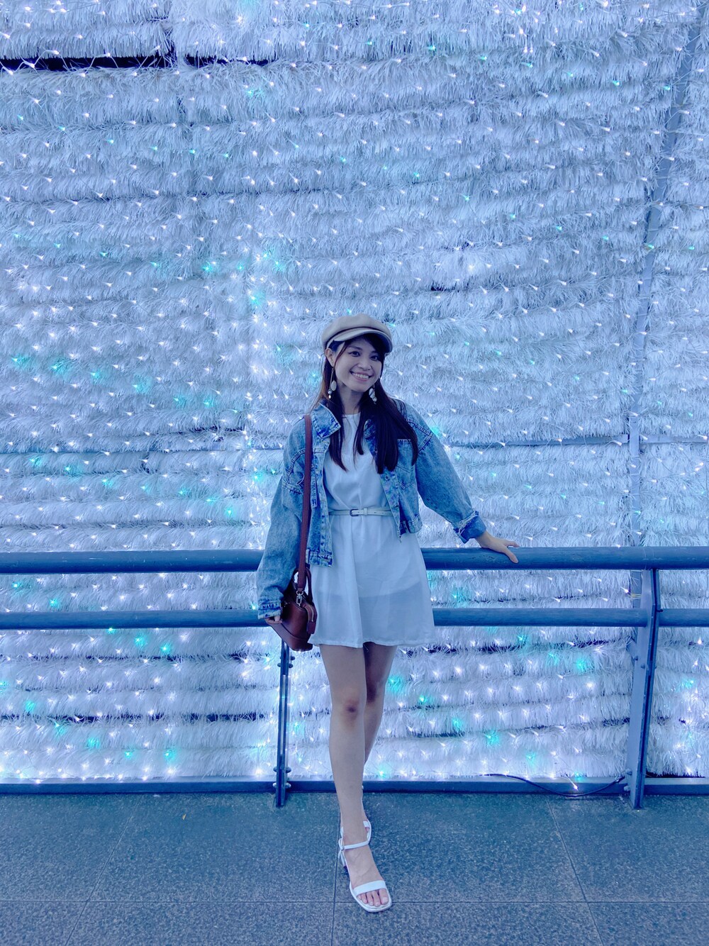 「單寧、white、blue、christmas、autumn、ootd、festival、dress、單寧外套、耶誕城、New Taipei City」｜「no brandのアイテム（デニムジャケット、ブルー系）」を使った、Arielさん（レディース・165cm）の秋コーディネートの1枚目の写真