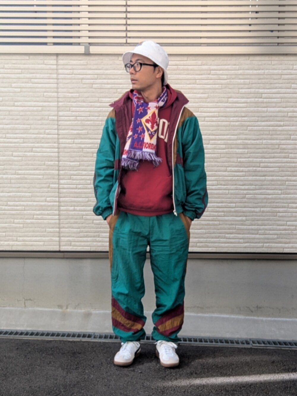 「メンズファッション、お洒落さんとつながりたい、今日のコーデ、セットアップ、古着、古着MIX、古着コーデ、古着好きな人と繋がりたい、ナイロンジャケット、バケットハット」｜「古着のアイテム（その他パンツ、グリーン系）」を使った、ひろさん（メンズ・171cm）の冬コーディネートの1枚目の写真