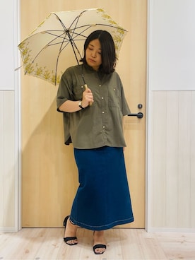 「アイテム（長傘、ベージュ系）」を使った、すーさん（レディース・160cm）の夏コーディネート