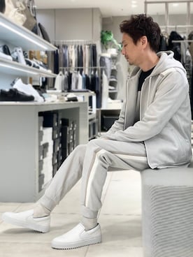 「5351 POUR LES HOMMES（ゴーサンゴーイチプールオム）の【セットアップ対応】ストレッチ スウェード ジップ パーカー（パーカー）」を使った、OMI2さん（メンズ・180cm）の夏コーディネート