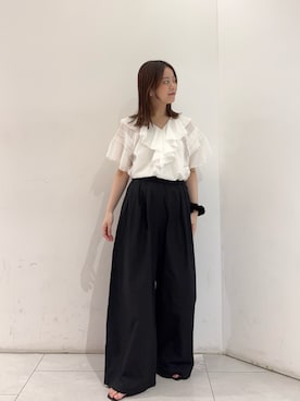 「URBAN RESEARCH（アーバンリサーチ）のハーフスリーブラッフルブラウス（シャツ/ブラウス、ホワイト系）」を使った、suzukoさん（レディース・161cm）の夏コーディネート
