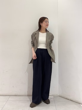 「URBAN RESEARCH（アーバンリサーチ）のnew basic　TILORED SLEEVE SHIRTS（シャツ/ブラウス、ベージュ系）」を使った、suzukoさん（レディース・161cm）の春コーディネート