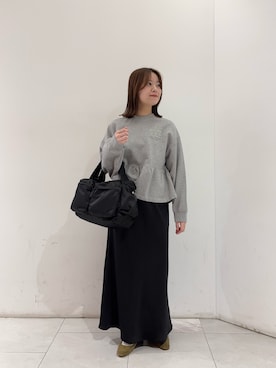 「URBAN RESEARCH（アーバンリサーチ）のGANNI　ISOLI CREWNECK PEPLUM（スウェット、グレー系）」を使った、suzukoさん（レディース・161cm）の冬コーディネート