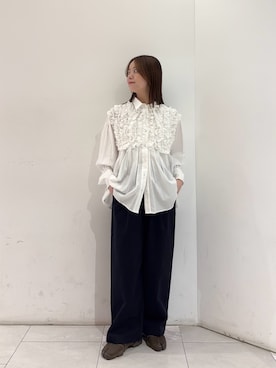 「URBAN RESEARCH（アーバンリサーチ）のcrinkle crinkle crinkle　FRONT FRILL SHIRTS（シャツ/ブラウス、ホワイト系）」を使った、suzukoさん（レディース・161cm）の春コーディネート