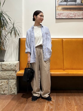 「URBAN RESEARCH DOORS（アーバンリサーチドアーズ）のトロミカーゴイージーパンツ（その他パンツ、ベージュ系）」を使った、藤田　瀬名さん（レディース・157cm）の春コーディネート