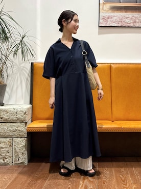 「RODE SKO（ロデスコ）のプチワンハンドルペーパートート（トートバッグ、ベージュ系）」を使った、藤田　瀬名さん（レディース・157cm）の春コーディネート