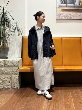 「URBAN RESEARCH DOORS（アーバンリサーチドアーズ）の『WEB/一部店舗限定カラー』『撥水』ナイロンマウンテンパーカー（マウンテンパーカー、ブルー系）」を使った、藤田　瀬名さん（レディース・157cm）の春コーディネート