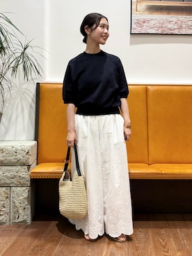 「RODE SKO（ロデスコ）のプチワンハンドルペーパートート（トートバッグ、ベージュ系）」を使った、藤田　瀬名さん（レディース・157cm）の春コーディネート