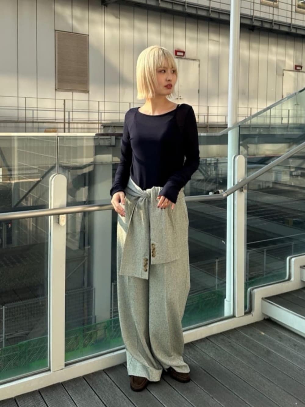 「ベーシック/トラッド、モード、ストリート、トレンド、フェミニン、春服、春コーデ、ATTISESSION」｜「ATTISESSIONの＜ATTISESSION＞ツイードライク ジャケットパンツ（その他パンツ、その他）」を使った、ITABASHIさん（レディース・162cm）の冬コーディネートの1枚目の写真