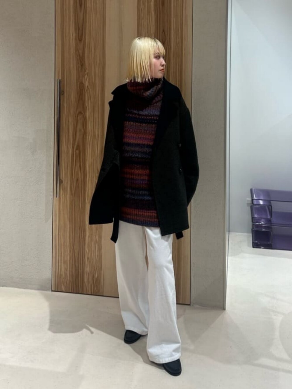 「ベーシック/トラッド、モード、ストリート、トレンド、コート、ニット、コーデュロイパンツ、ローファー、秋服、冬服、秋コーデ、冬コーデ、ATTISESSION」｜「ATTISESSIONの＜ATTISESSION＞リバー ベルト コート（その他アウター、グレー系）」を使った、ITABASHIさん（レディース・162cm）の冬コーディネートの1枚目の写真