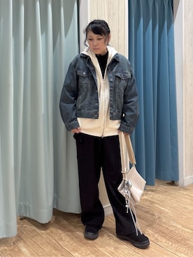 「SHOO・LA・RUE（シューラルー）の【SHOO・LA・RUE DENIM】羽織るだけでこなれる　オーバーサイズデニムジャケット（デニムジャケット、ブルー系）」を使った、わかさん（レディース・160cm）の冬コーディネート