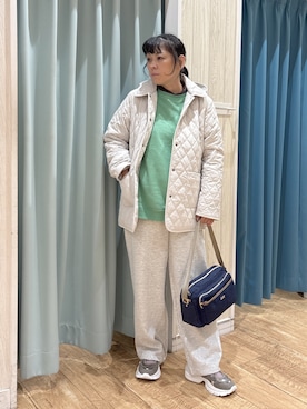 「アイテム（その他アウター、ベージュ系）」を使った、わかさん（レディース・160cm）の秋コーディネート